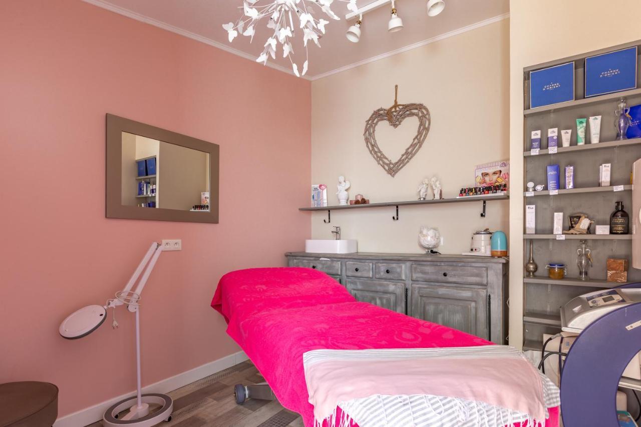 Bed and Breakfast Le Comptoir Des Ecoliers Gemozac Екстер'єр фото