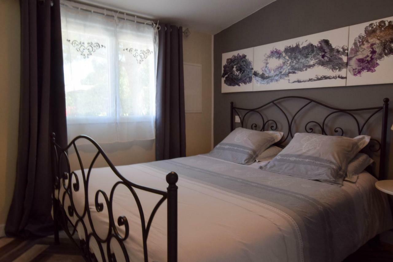Bed and Breakfast Le Comptoir Des Ecoliers Gemozac Екстер'єр фото